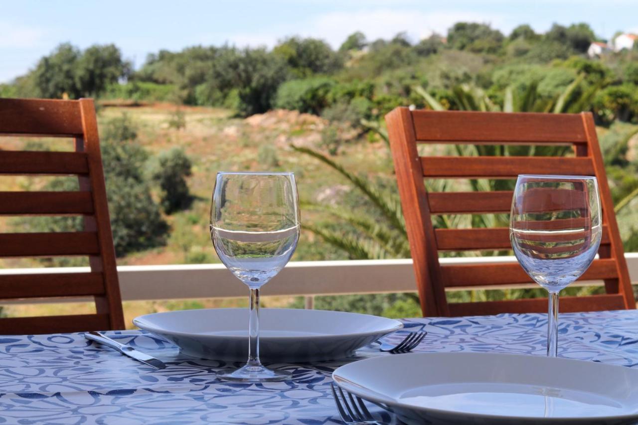 Lovelystay - Divine 3Bdr Duplex House W/ Pool & Garden Patroves Dış mekan fotoğraf