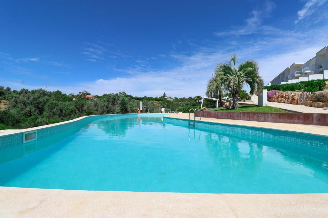 Lovelystay - Divine 3Bdr Duplex House W/ Pool & Garden Patroves Dış mekan fotoğraf
